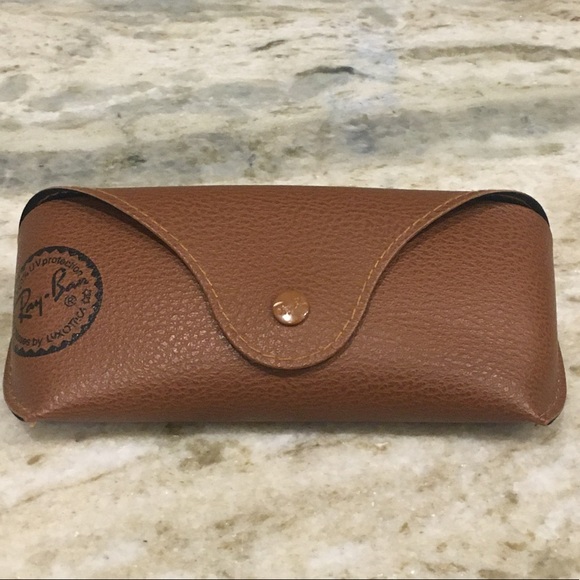Ray-Ban Accessories - SALE❤️New Rayban Leather Case